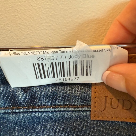 NWT Judy Blue "KENNEDY" Mid Rise Tummy Control Distressed Skinny Denim Jeans 7 - Picture 3 of 7
